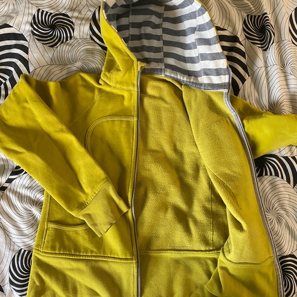 Lululemon Scuba hoodie - Picture 2 of 7